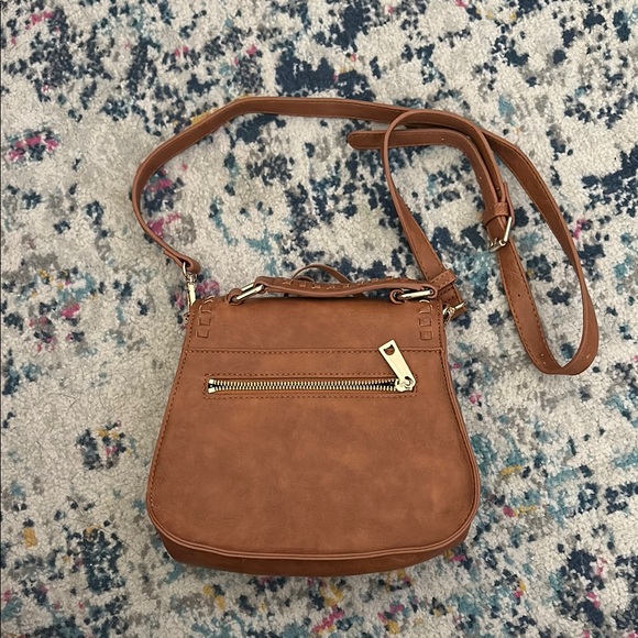 Chic Tan Crossbody Bag - Picture 2 of 2